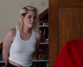 Mackenzie Davis, Kristen Stewart - Happiest Season (2020)