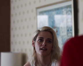 Mackenzie Davis, Kristen Stewart - Happiest Season (2020)