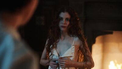 Charlotte Hope nude - The Spanish Princess s02e02-03 (2020)
