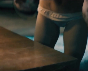 Antje Traue nude - Konig der Raben (2020)