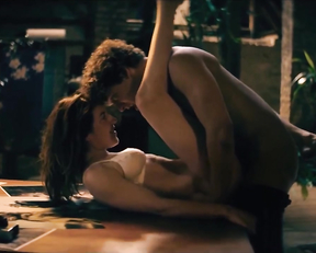 Antje Traue nude - Konig der Raben (2020)