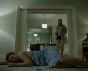 Lilith Hassle Nude - Ein Schritt zu viel (2020)