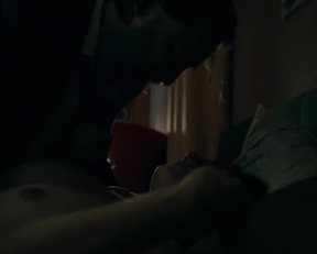 Lilith Hassle Nude - Ein Schritt zu viel (2020)