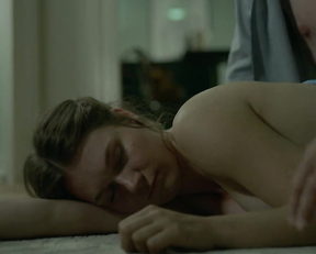 Lilith Hassle Nude - Ein Schritt zu viel (2020)