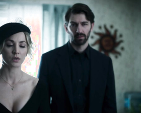 Kaley Cuoco nude - The Flight Attendant s01e02-03 (2020)