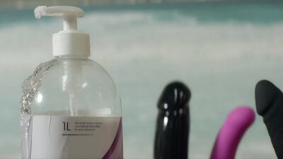Hayley Squires, Timmika Ramsay - Adult Material s01e01 (2020)