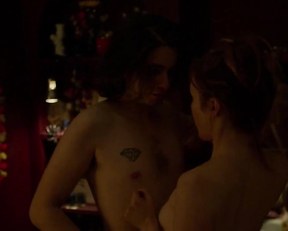 Noemie O'Farrell, Mounia Zahzam nude - Fabuleuses (2019)