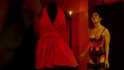 Hilda Karmen nude - Zakon i besporyadok s01e02 (2020)
