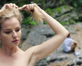 Mariya Ulyanova naked - Kuhnya. Vojna za otel s01e01e04 (2019)