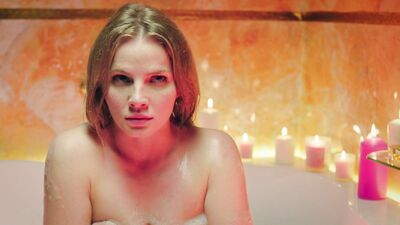 Mariya Ulyanova naked - Kuhnya. Vojna za otel s01e01e04 (2019)