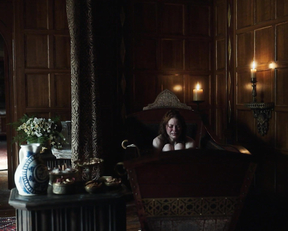 Alice Nokes, Charlotte Hope - The Spanish Princess s02e08 (2020)