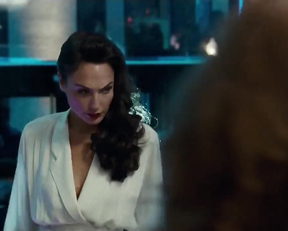 Gal Gadot, Kristen Wiig - Wonder Woman 1984 (2020)