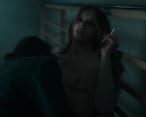 Lilith Stangenberg, Constanze Becker - Hausen s01e05-06 (2020)