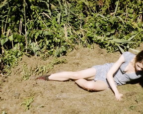 India Eisley, Devyn Inez Fusaro, Sydney Park - Dead Reckoning (2020)