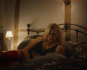 Billie Piper, Leila Farzad, Margaret Ann Bain - I Hate Suzie s01e05-06 (2020)