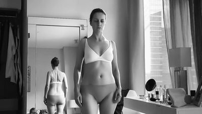 Viktoriya Isakova nude - Nezhnost s01e02e04 (2020)