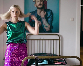 Valentina Pahde, Sarah Buchholzer - Sunny-Wer bist Du wirklich (2020)