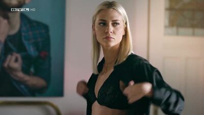 Valentina Pahde, Sarah Buchholzer - Sunny-Wer bist Du wirklich (2020)