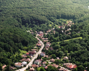 Zsuzsanna Ripli nude - A mi kis falunk s03e13 (2019)