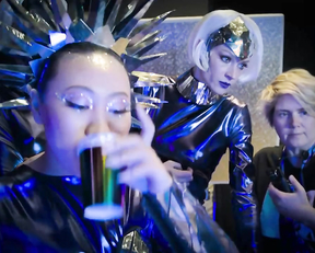 Svetlana Khodchenkova, Sofya Lebedeva - Lyubov bez razmera (2020)