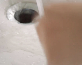 Yang Ge, Greta Susceviciute, Anna Tsukanova-Kott - Viiti nelzya ostatsya s01e01-06 (2020)