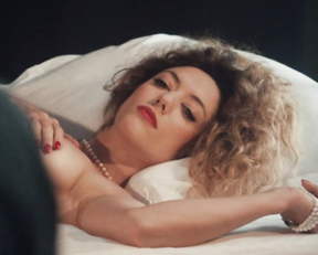 Vanessa Guide, Noemie Schmidt - 3615 Monique s01e08 (2020)