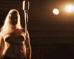 Sophie-Marie Larrouy naked - Cheyenne Lola s01e04 (2020)