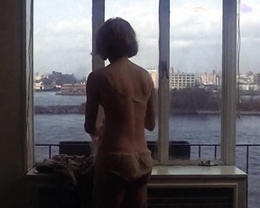 Carrie Snodgress nude - Diary of a Mad Housewife (1970)