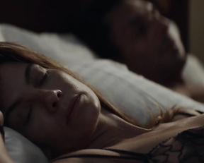 Stefania LaVie Owen, Michelle Monaghan - Messiah s01e08-09