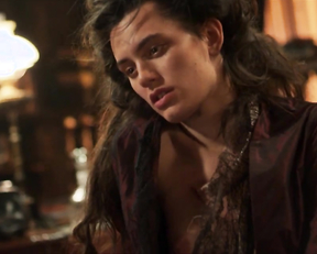 Ella Rumpf naked - Freud s01e04-05 (2020)