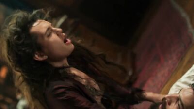 Ella Rumpf naked - Freud s01e04-05 (2020)