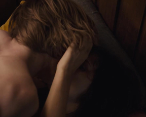 Lisa Vicari nude - Dark s03e02-04 (2020)