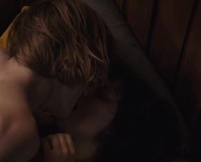 Lisa Vicari nude - Dark s03e02-04 (2020)