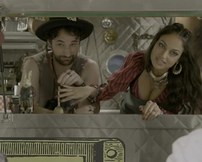 Inanna Sarkis naked - Brews Brothers s01e01 (2020)