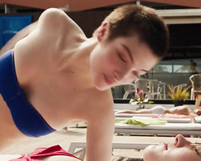 Sasha Luss, Lera Abova - Anna (2019)