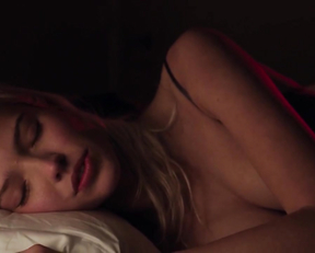 Sasha Luss, Lera Abova - Anna (2019)