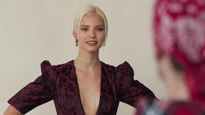 Sasha Luss, Lera Abova - Anna (2019)