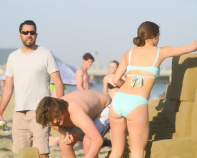 Maisie Richardson-Sellers nude - The Kissing Booth 3 (2021)