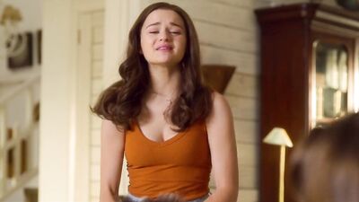 Maisie Richardson-Sellers nude - The Kissing Booth 3 (2021)