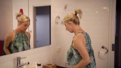 Asher Keddie nude - Offspring s02e03 (2011)