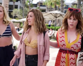 Nasim Pedrad nude - Desperados (2020)