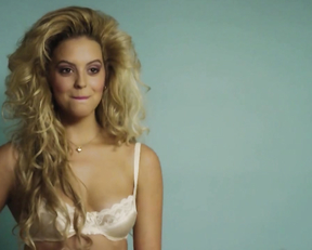 Rachel Feinstein, Gage Golightly nude - Red Oaks s01e06 (2014)