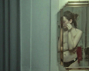 Esme Creed-Miles naked - Jamie (2020)