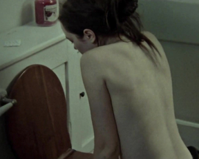 Esme Creed-Miles naked - Jamie (2020)