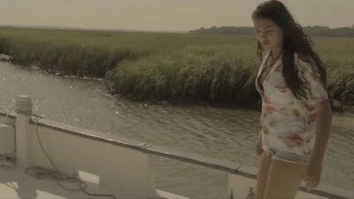 Madison Bailey, Madelyn Cline - Outer Banks s01e06 (2020)