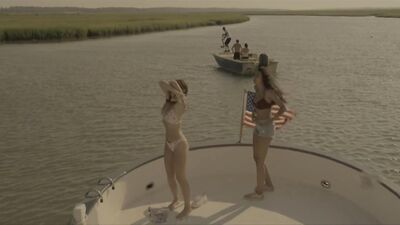 Madison Bailey, Madelyn Cline - Outer Banks s01e06 (2020)