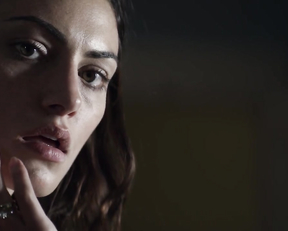 Phoebe Tonkin naked - Bloom s01e02-04 (2019)