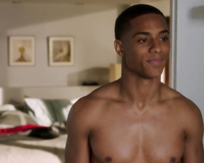 Danielle Campbell naked - Famous in Love s02e02 (2018)