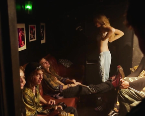 Paris Jackson naked - The Space Between (2021)