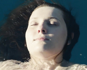 Abigail Breslin, Alice Naigeon, Camille Cottin - Stillwater (2021)